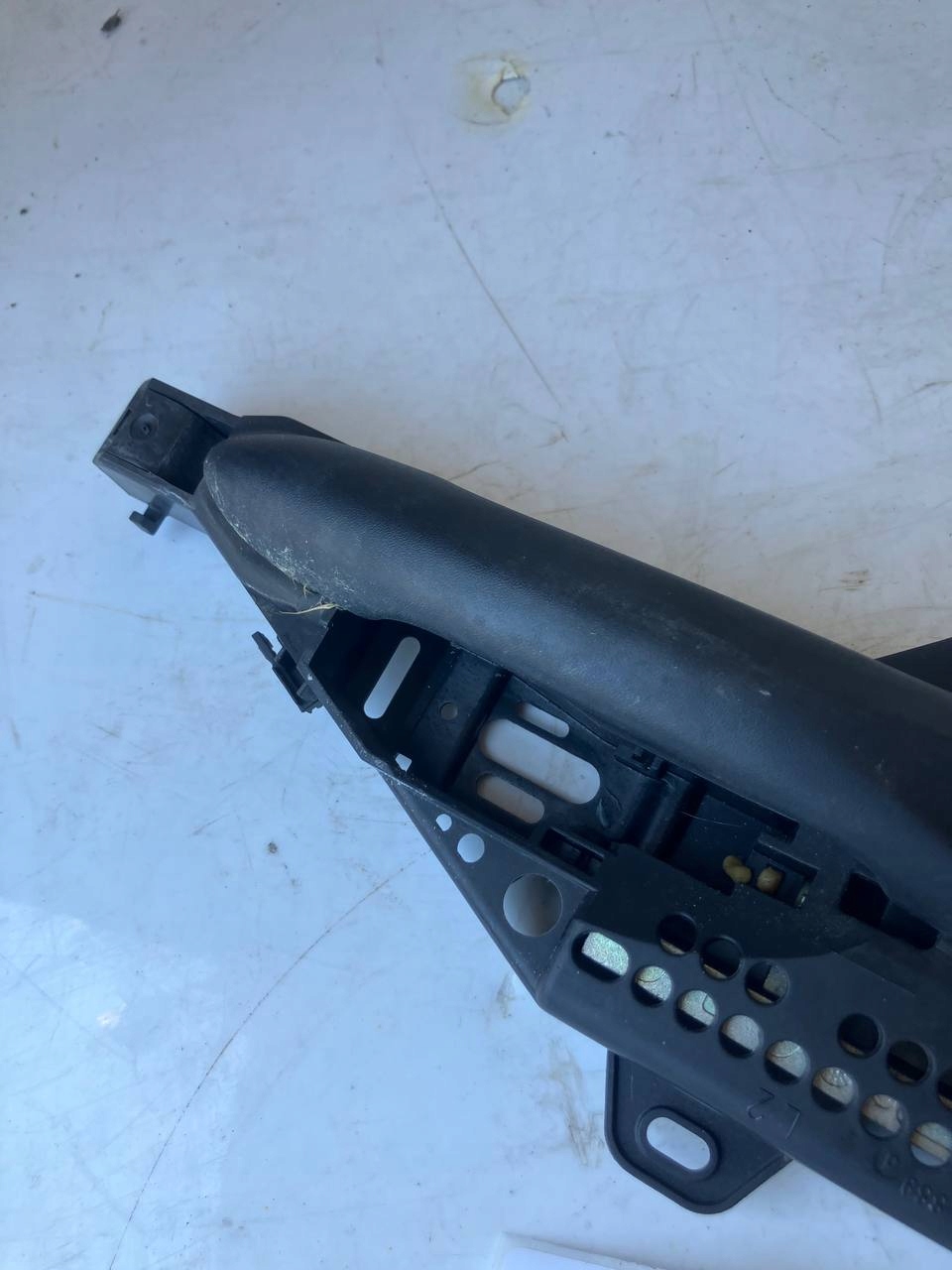 handle door lock cylinder of a lock left front RENAULT CLIO IV