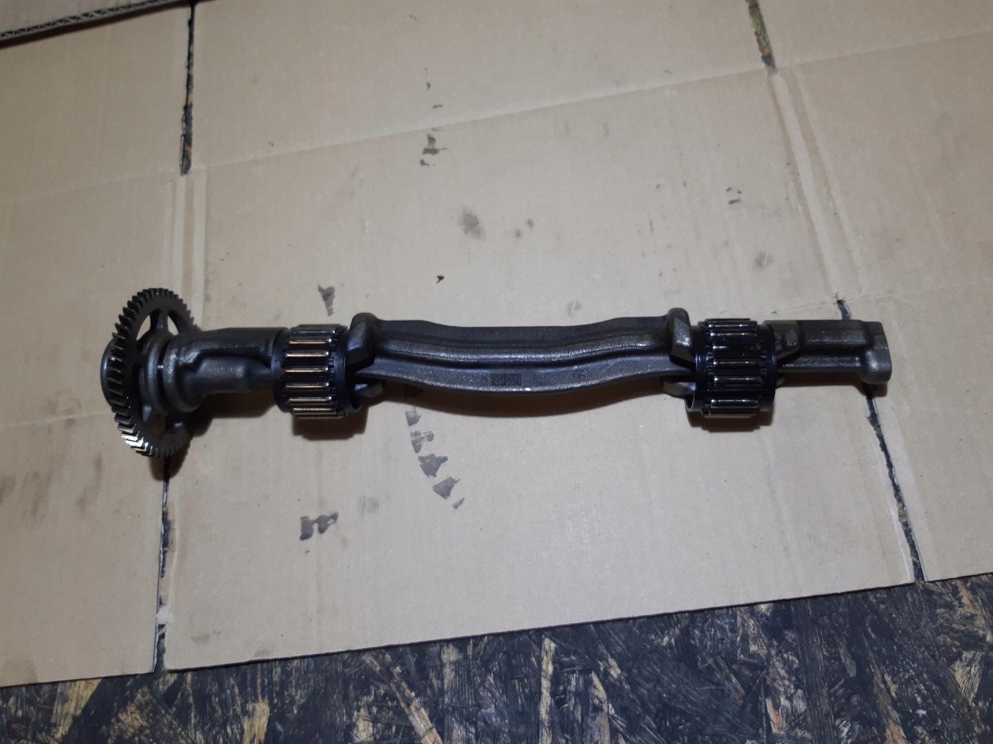AUDI A4 B9 2.0 TDI DETA cam BALANSOWY 03N103303B
