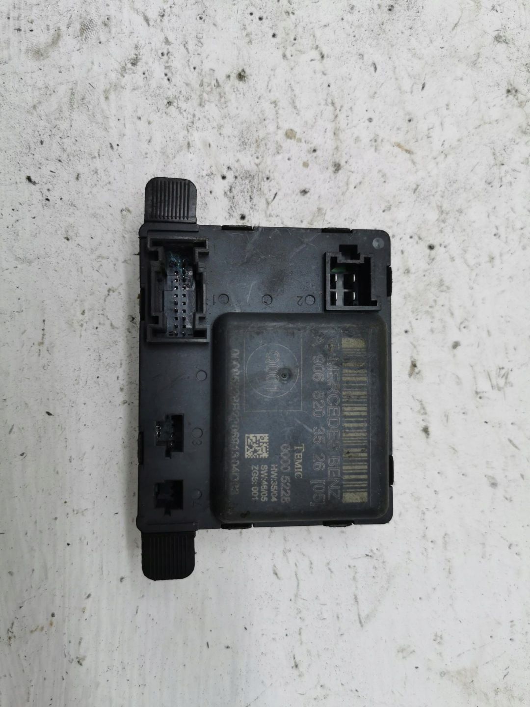 module door MERCEDES SPRINTER W906 A9068203526