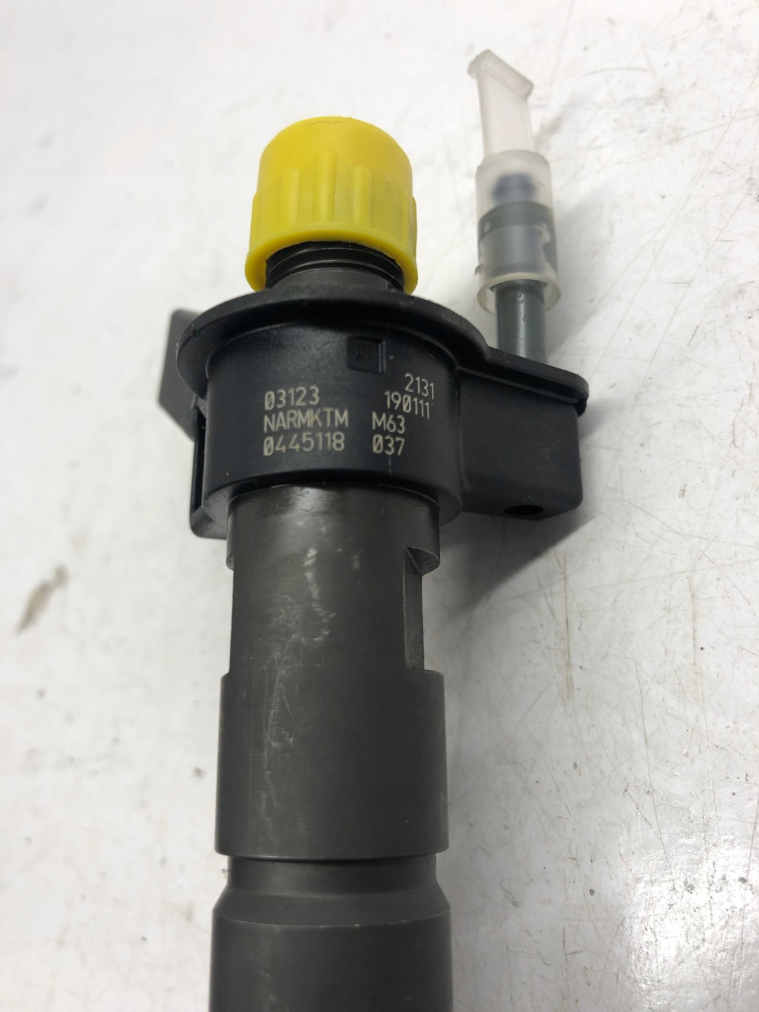 BMW 5 G30 7 G11 3.0D injector 0445118