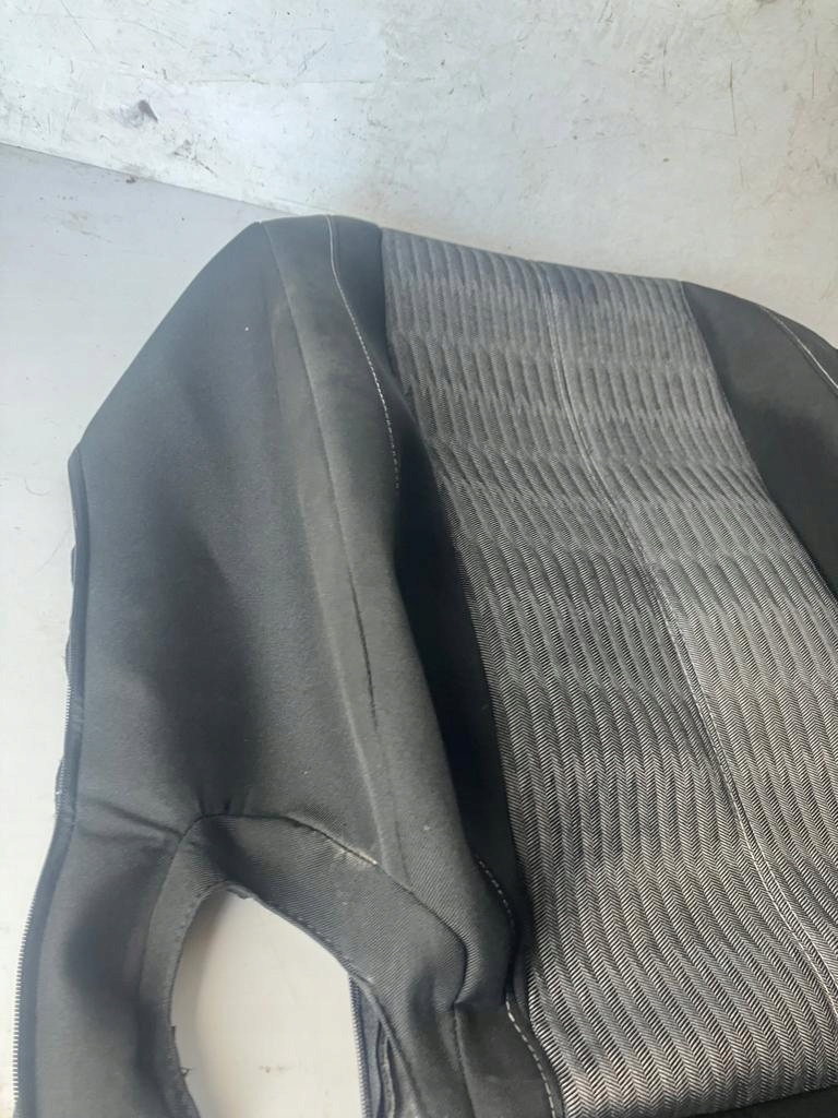OPARCIE SITZ CORSA F links vorne