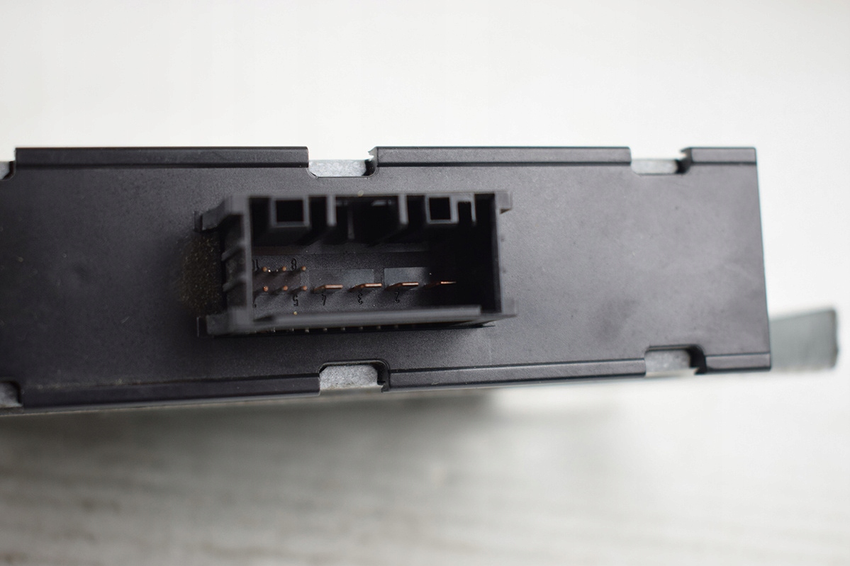 computer control unit of the engine running board BMW 7621178