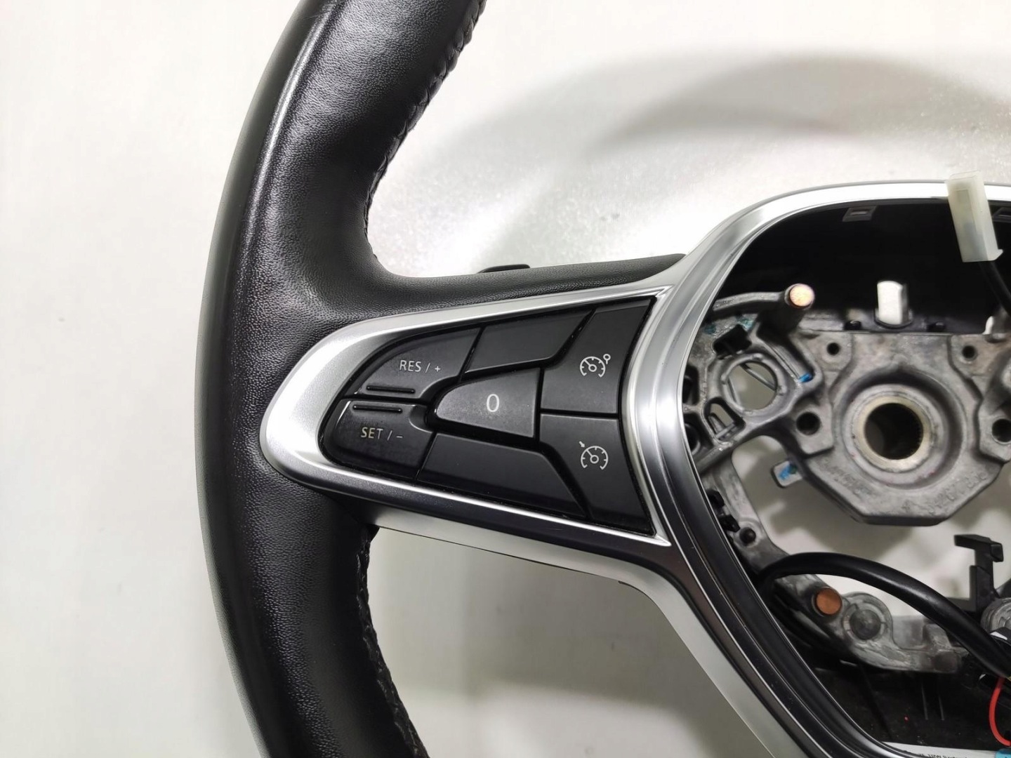 steering wheel, MULTIFUNKCJA with shifting RENAULT CAPTUR II 2019-2024 484003027R