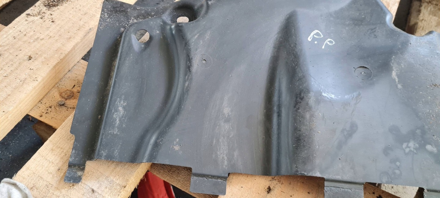 Q5 80A SQ5 cover cover chassis right 80A825202A original