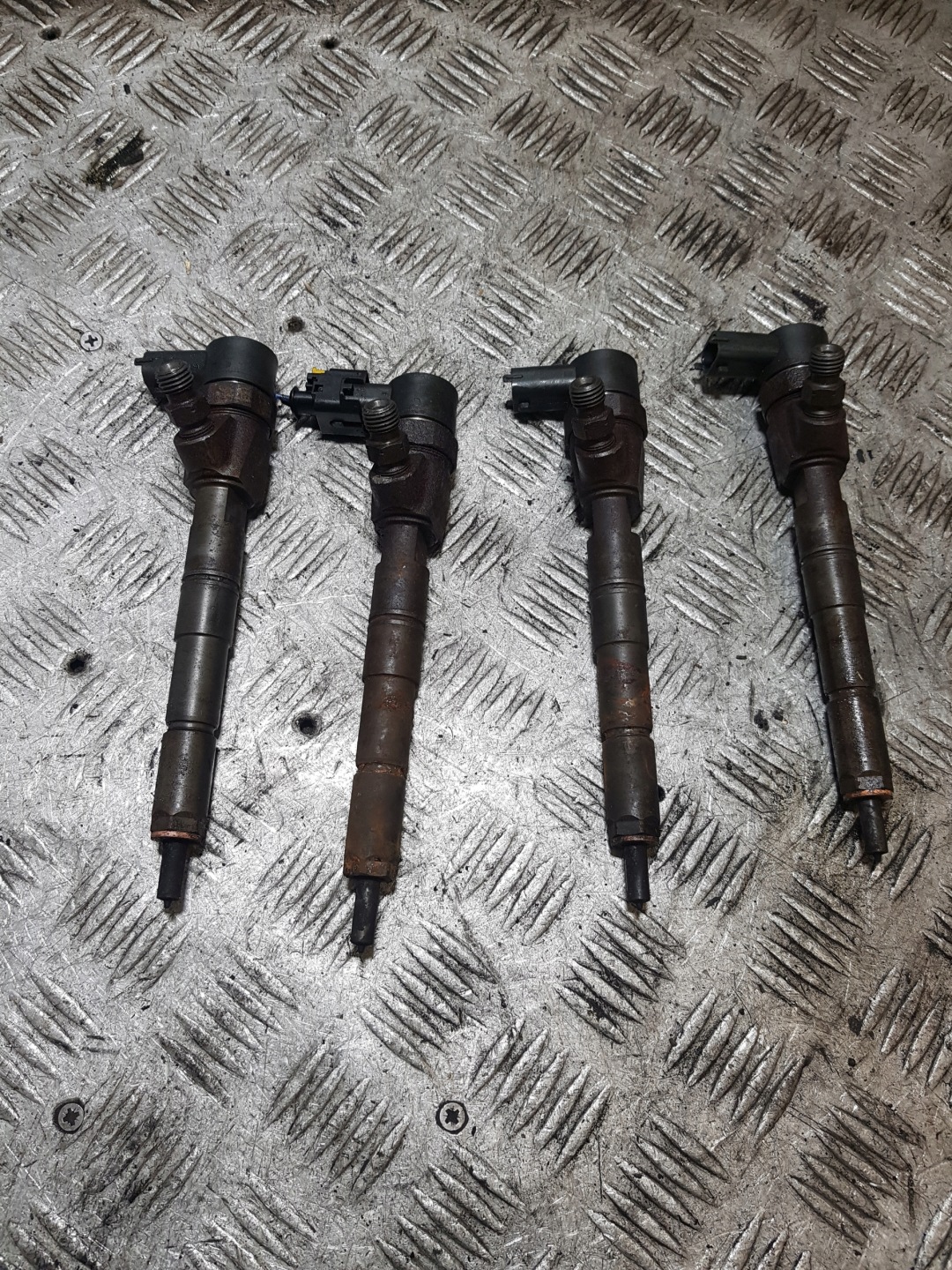 Einspritzdüse Einspritzdüse KOMPLET OPEL INSIGNIA 0445110327