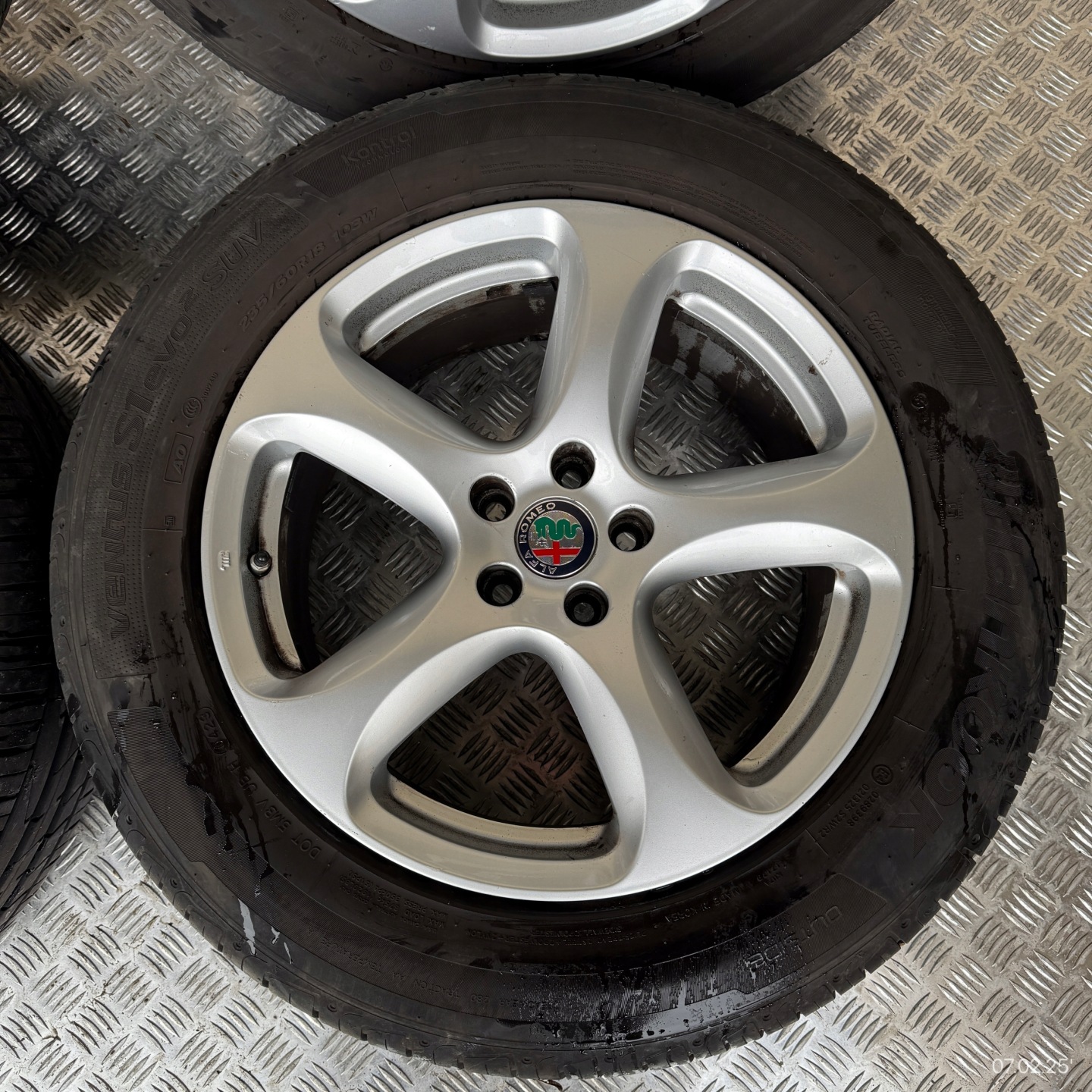 discs wheels tyres ALFA ROMEO GIULIA HANKOOK 235/60/18" 5MM summer