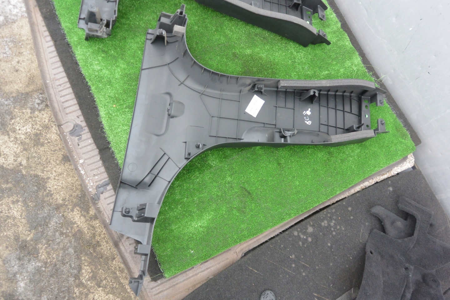 cover pillar trim front black, MASERATI GHIBLI III
