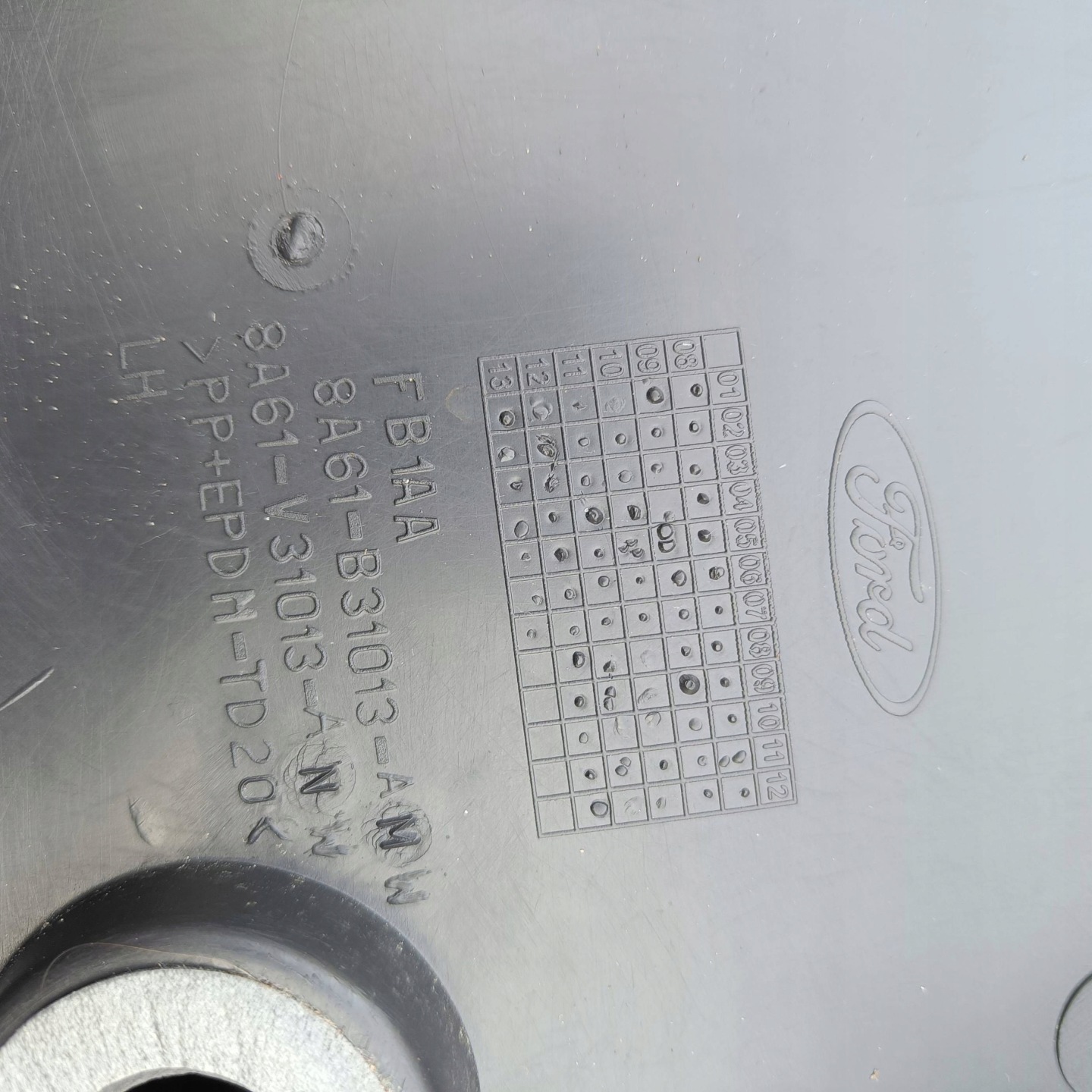 Ford Fiesta MK7 3D 2013 rear part side left side / upholstery