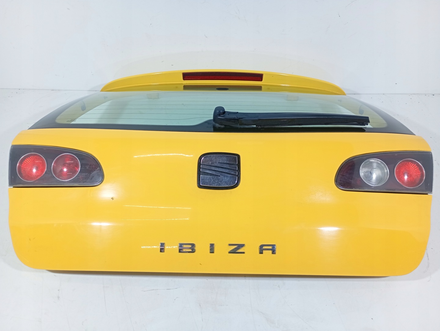 Seat Ibiza 3 III FL 02-08 boot doors rear part boot 3D kod lakieru LS1A