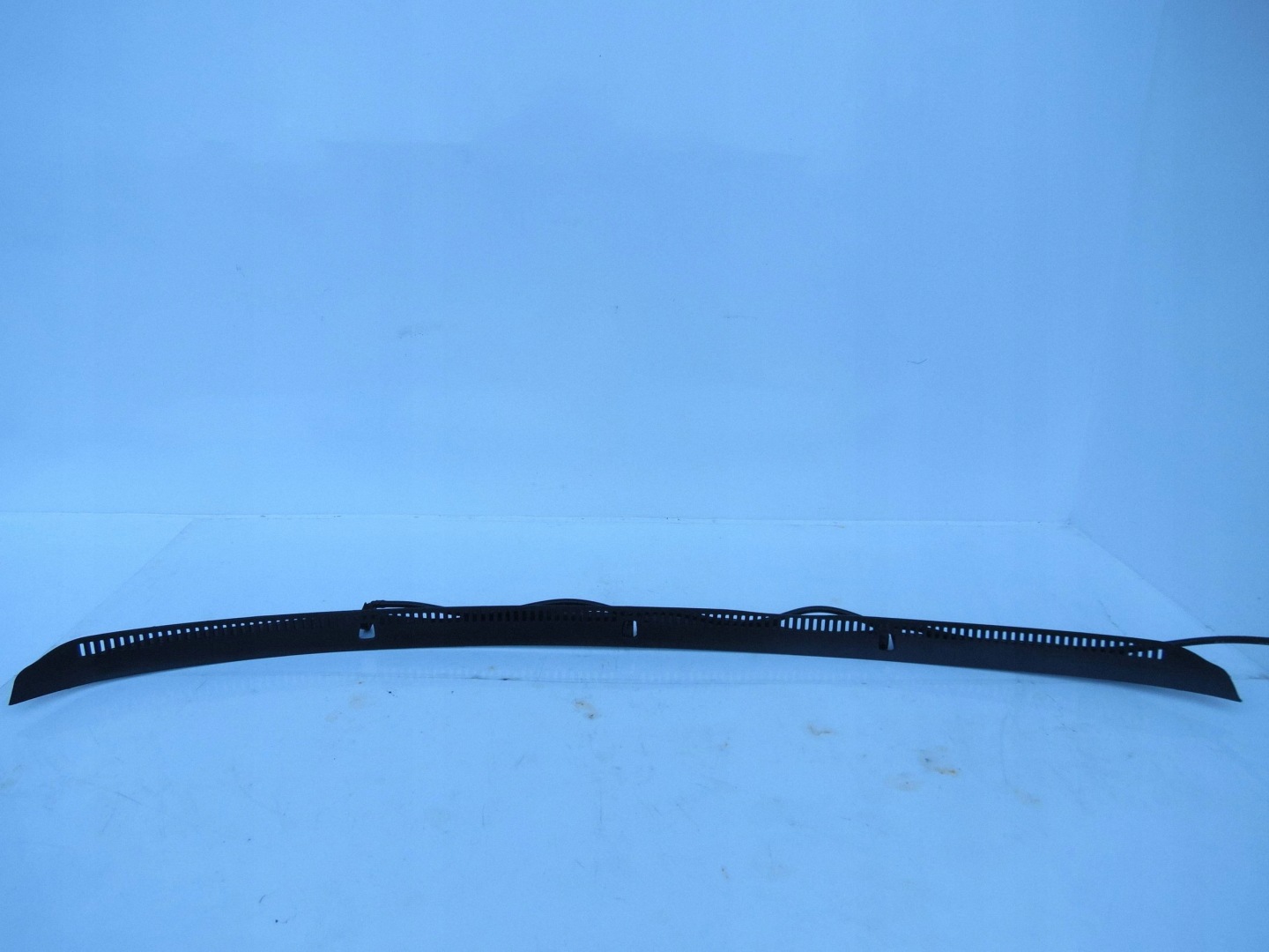 moulding under the window cover washers VOLVO V60 31352536