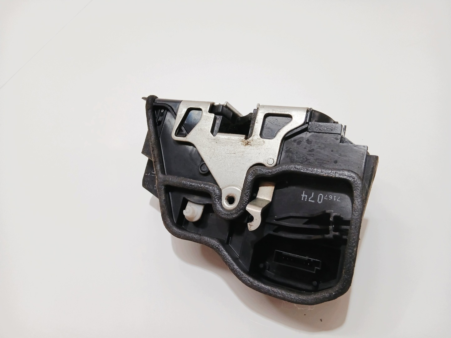 lock door right front BMW E60 E61 EU 7167074 5 PIN (0001335)