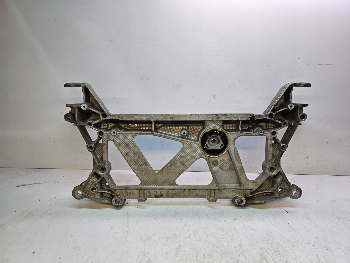 TRAWERS axle beam subframe front AUDI A3 8V VW 5Q0199369G