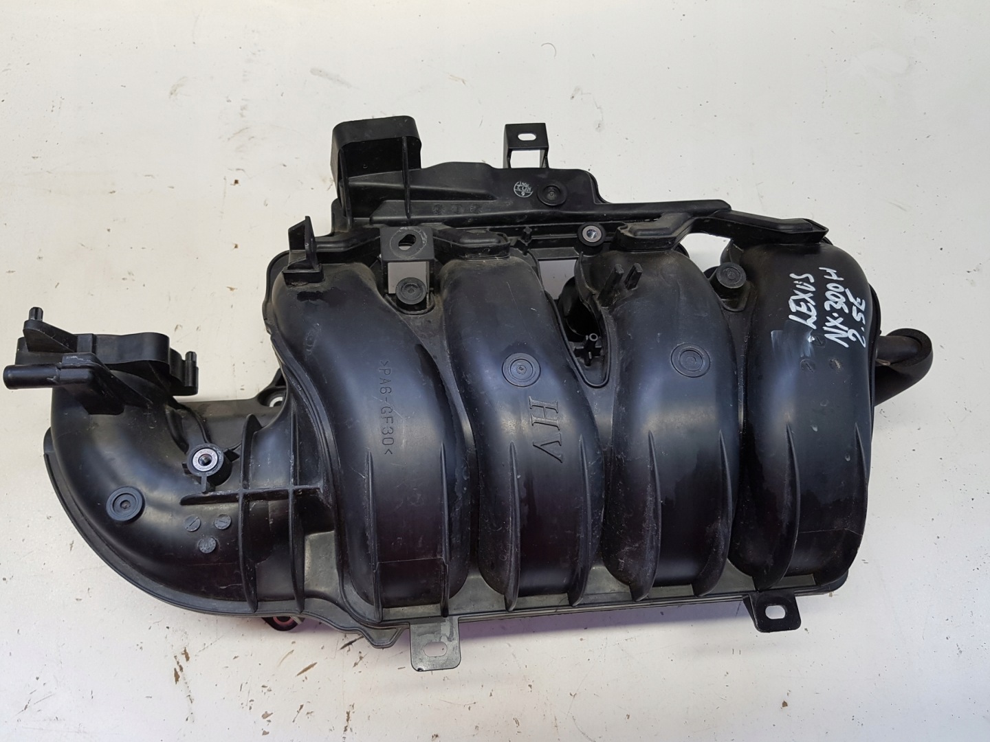 LEXUS NX 300H 2.5 hybryda intake manifold