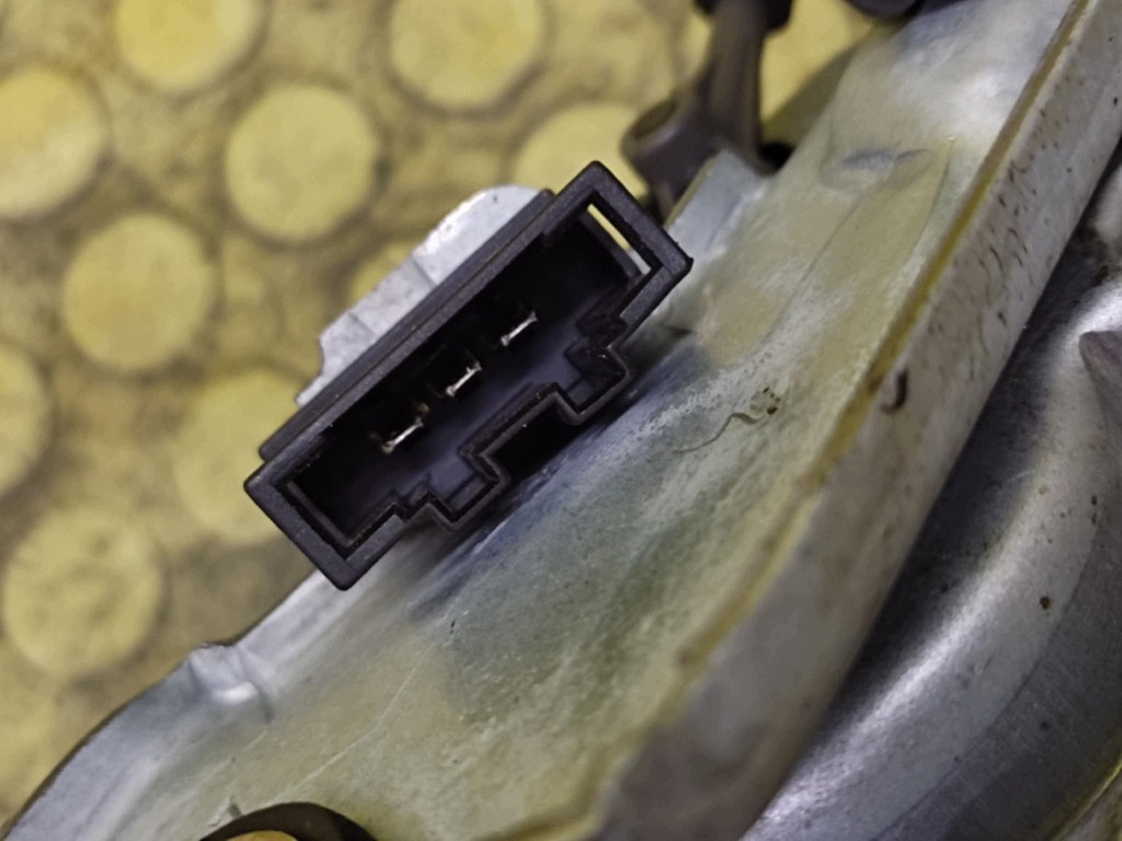 VW GOLF III motor ablaktörlők far 1H6955717