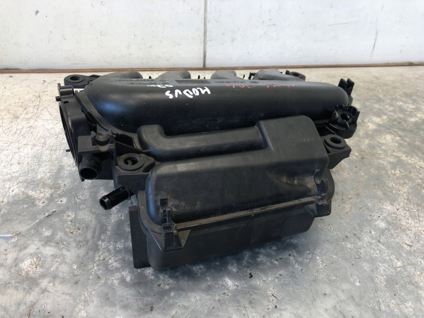 intake manifold RENAULT MODUS 8200275053