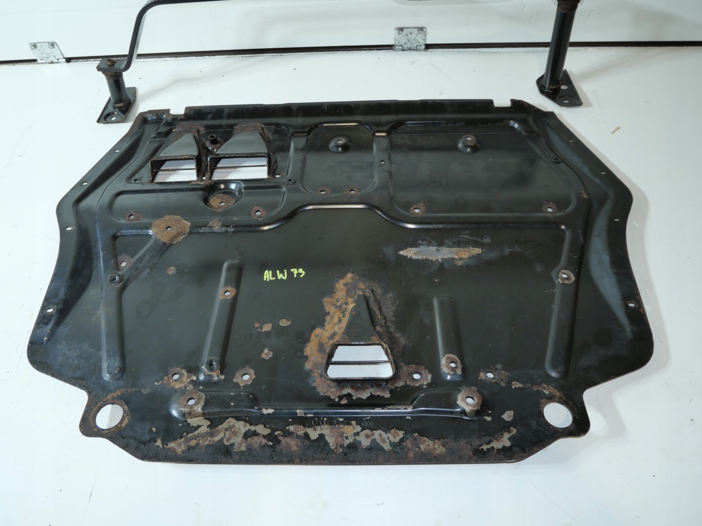 VW cover cover lower below engine 1K0018930J