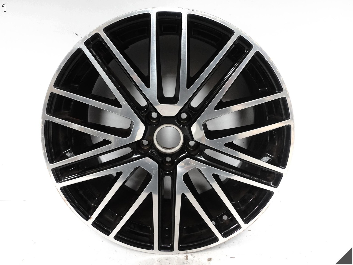 PORSCHE CAYENNE 9Y0 E3 TURBO design disk disk 10Jx22 ET48 5x130 QO1