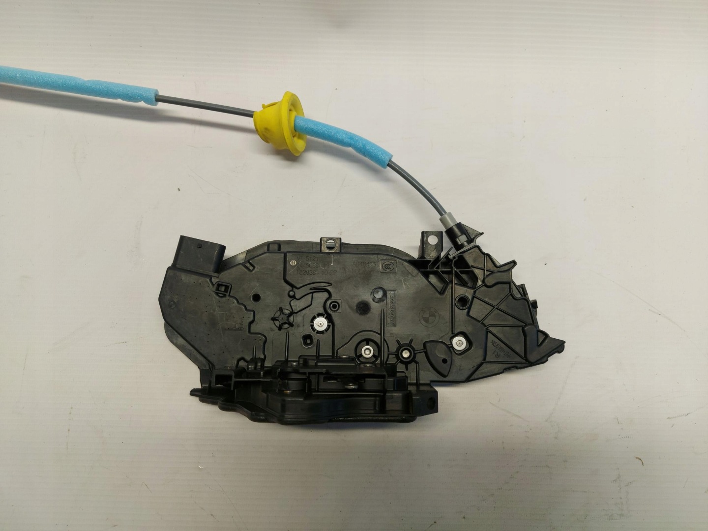 BMW iX1 X1 U11 lock door right front 7445050