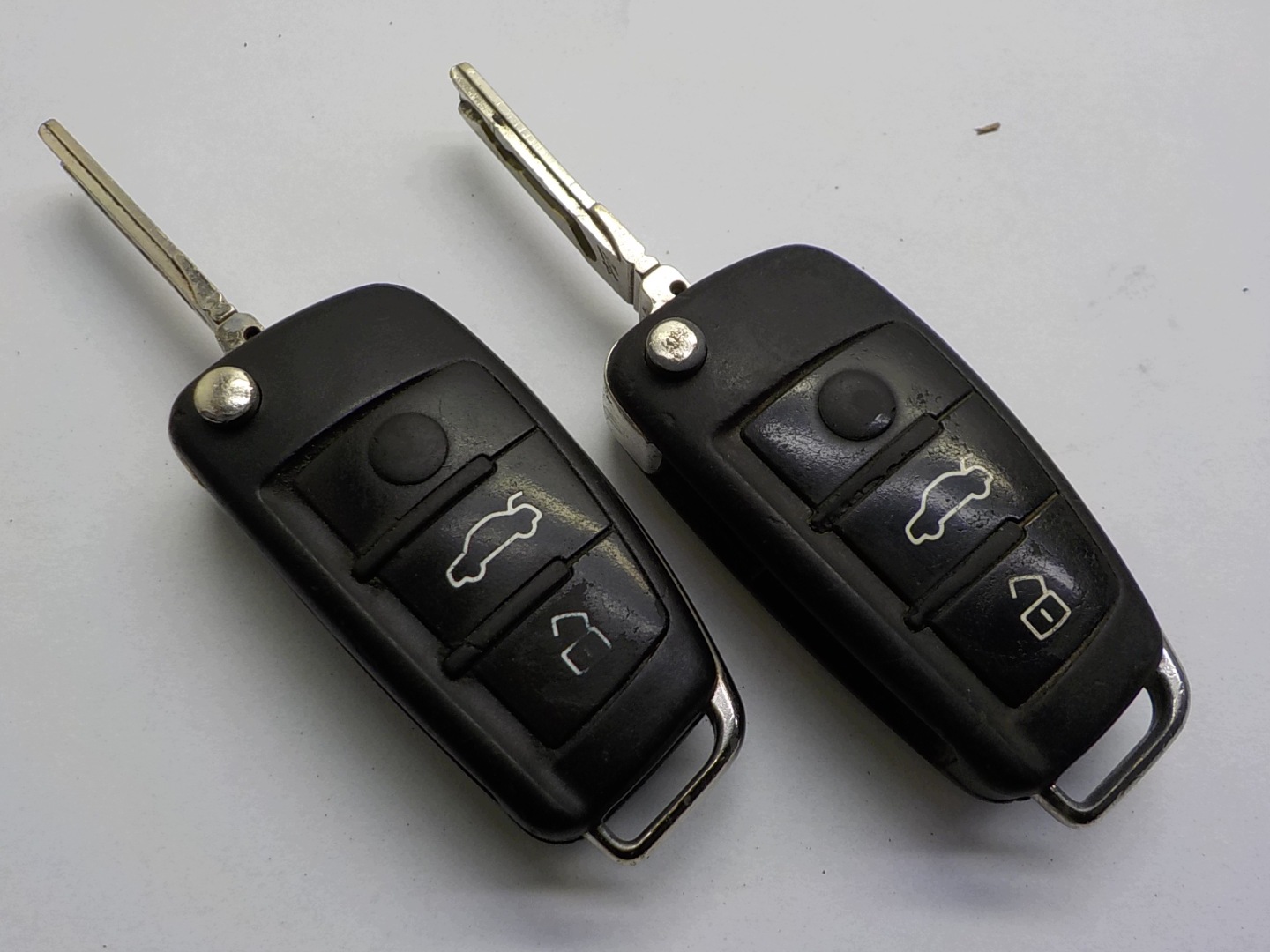 AUDI A6 C6 Q7 4L key PILOT 868 MHZ