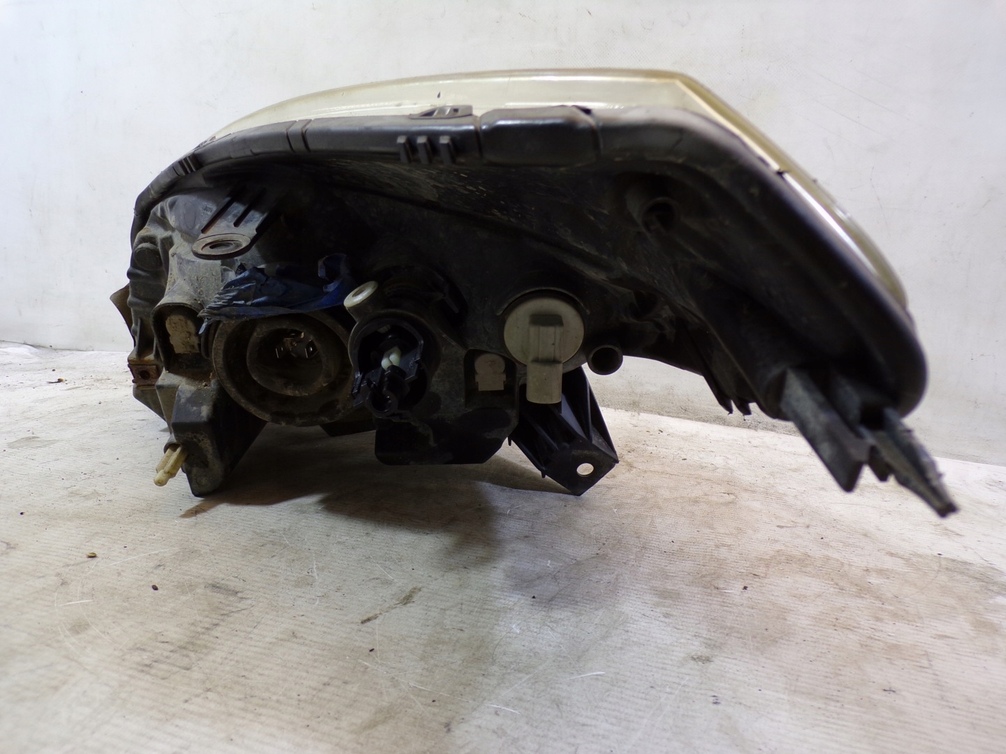 light front front right DACIA SANDERO 1 and (1)