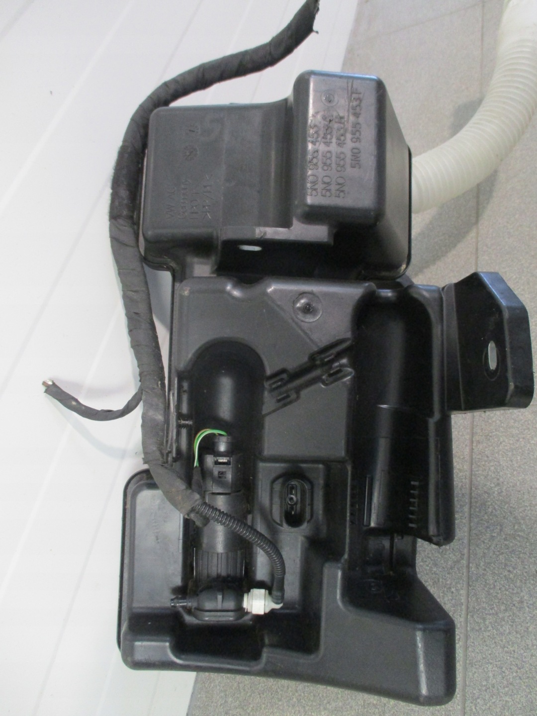 Behälter der Spritzdüse VW Tiguan 1, Sharan 7N 5N0955453