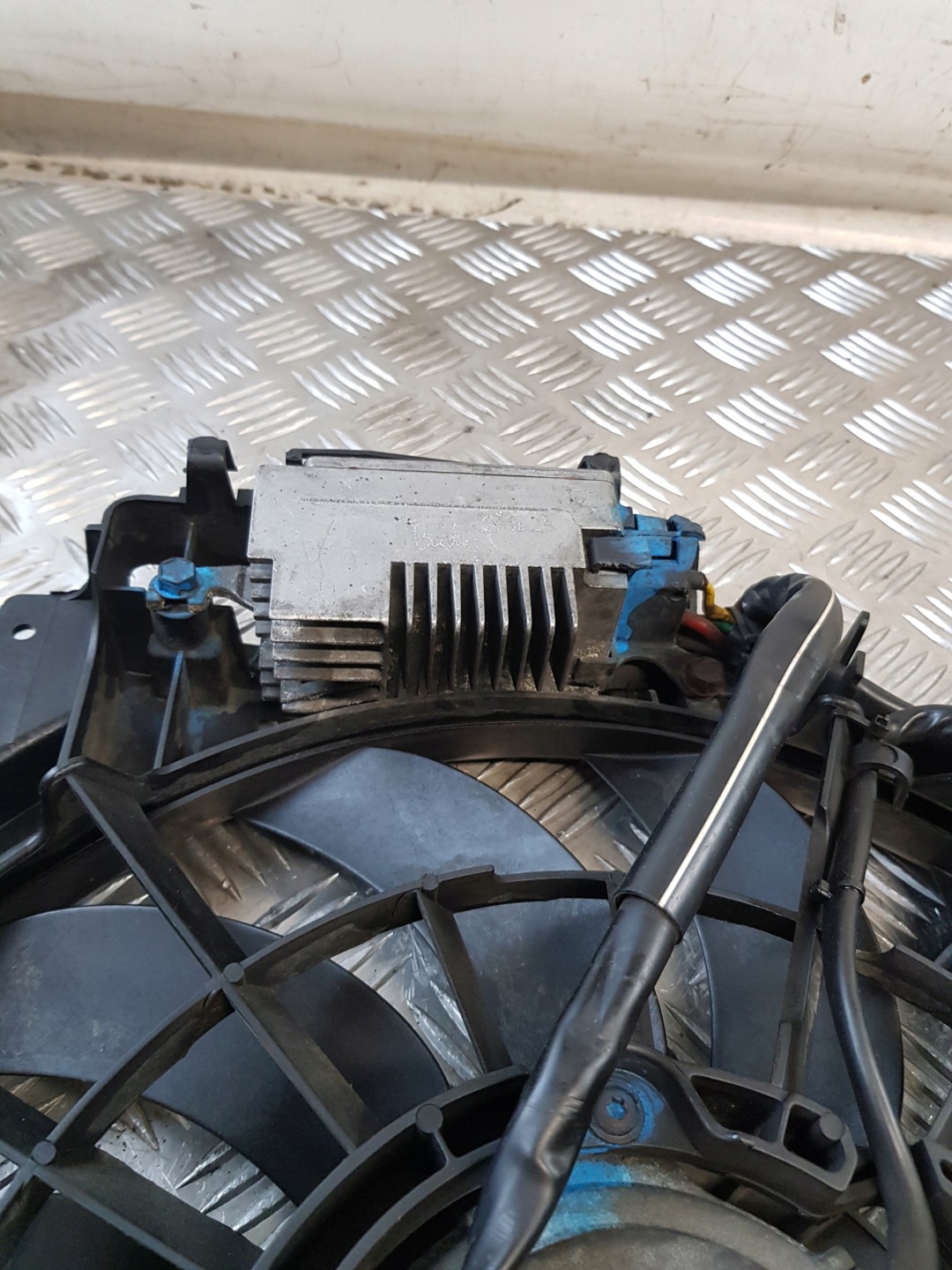 radiator fan + module 8E0121205 AUDI A4 B6 2.0B
