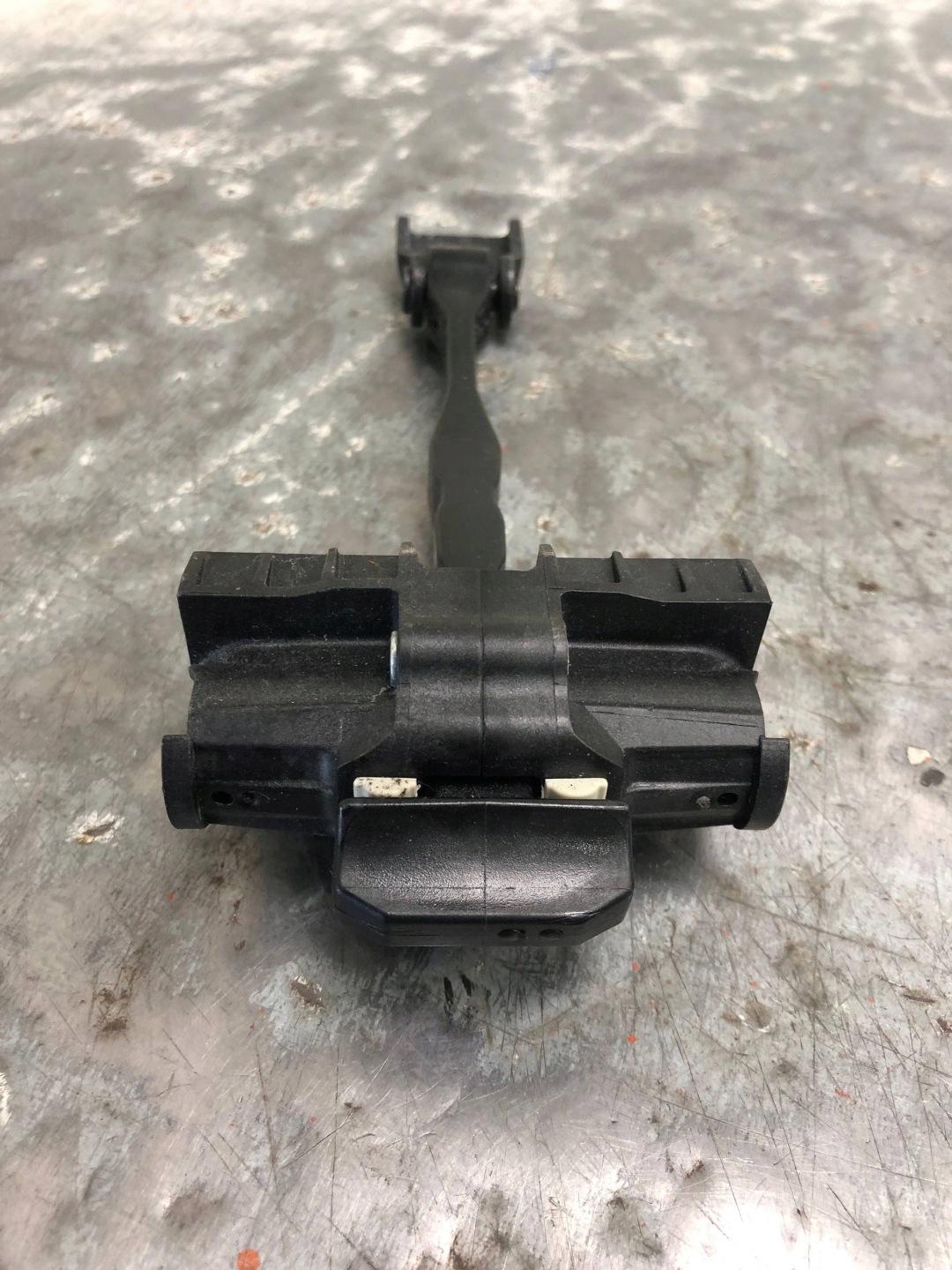 limiter door front VW ID4 ID.4 11A837249A