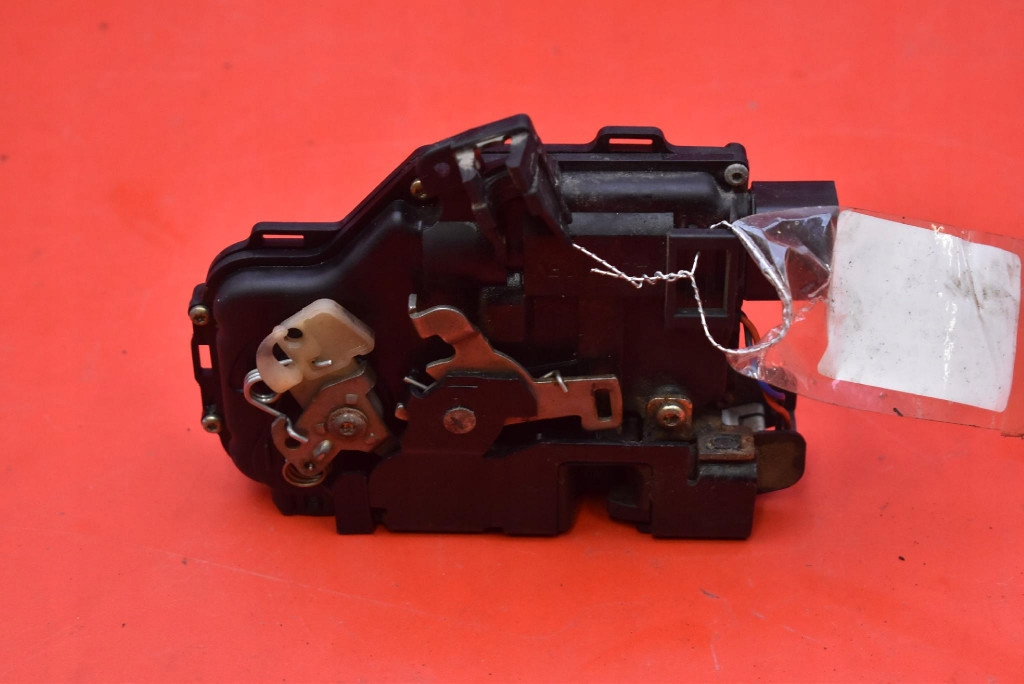 lock door left front front EU AUDI A6 C5 sedan 97-01