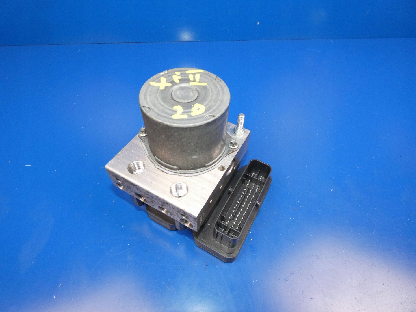JAGUAR XF II X260 XE X760 pump control unit ABS