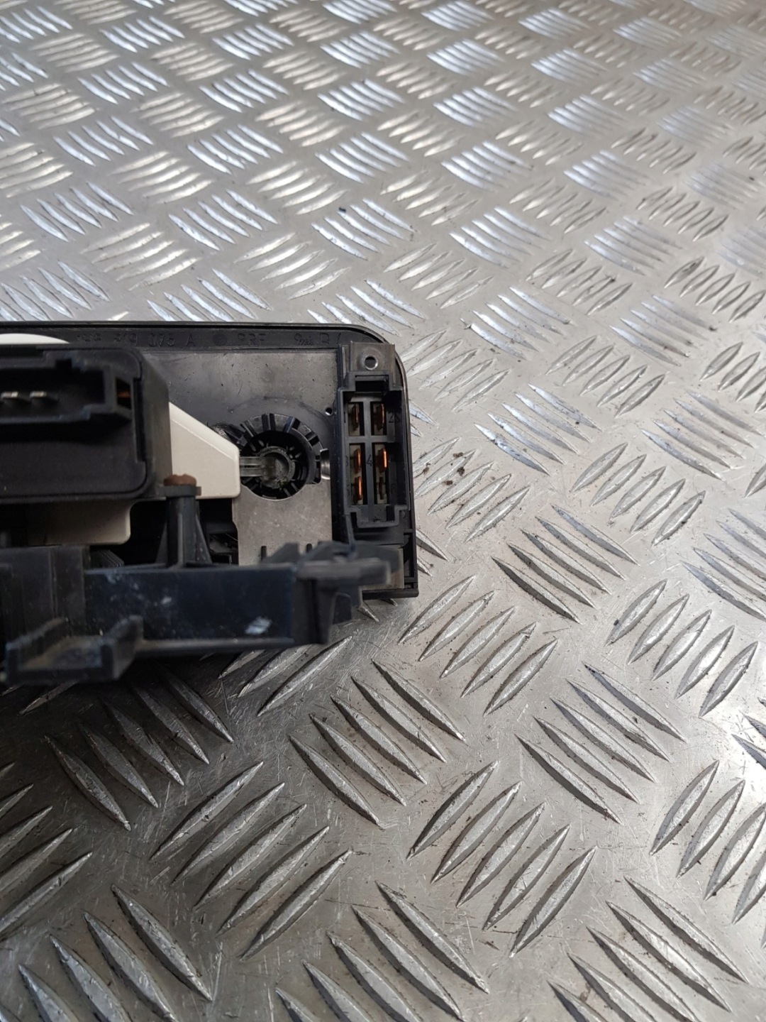 PANEL klími THERMOTRONIC 5HB006463 VW VENTO 92R