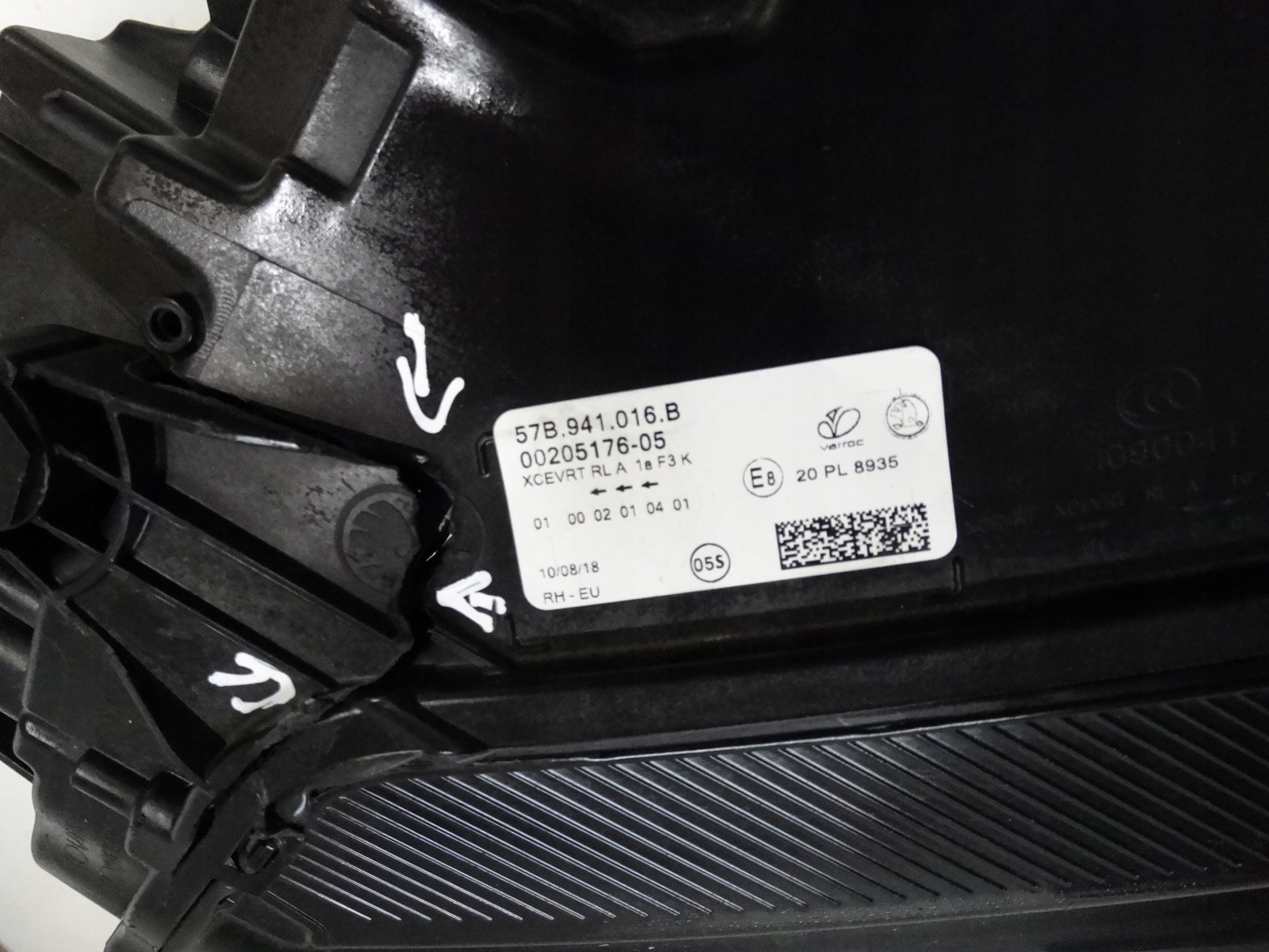 light REFLEKTOR right front SKODA KAROQ 57B941016B