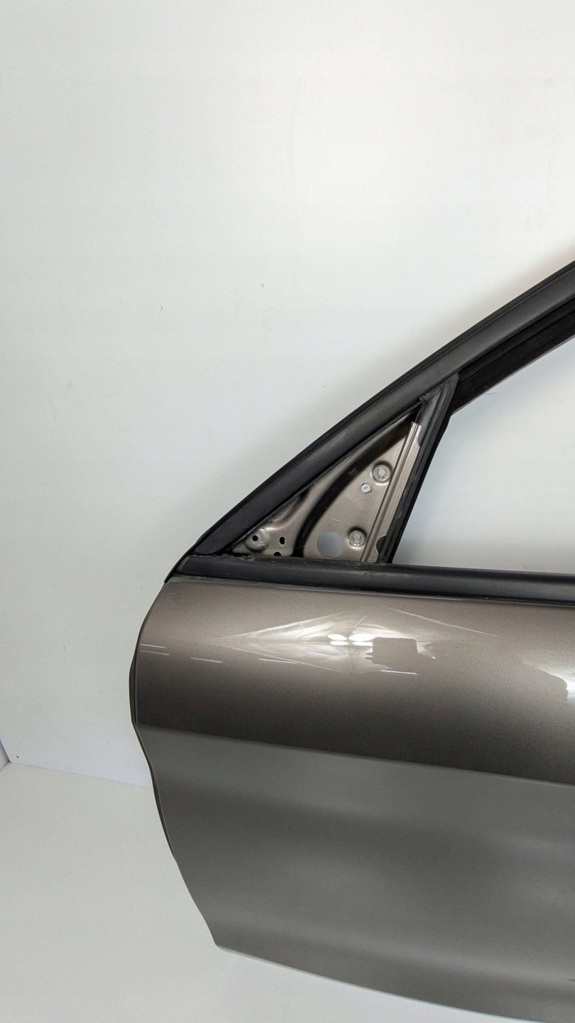 Alfa Romeo Stelvio door front left 082 w colour