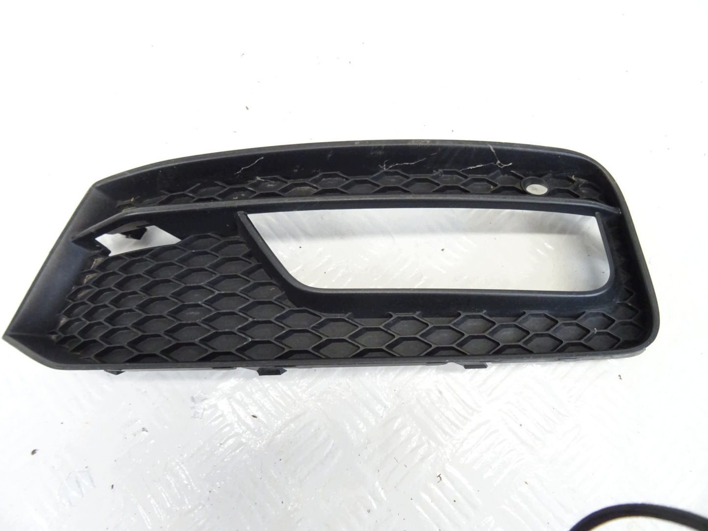 grid of a bumper left front AUDI A1 S-LINE LIFT 8XA807681C