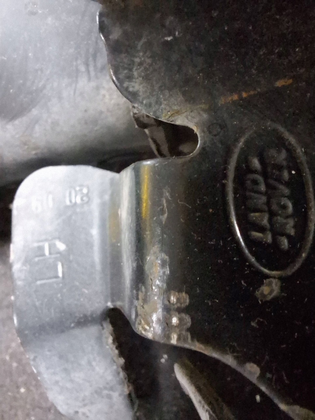 shock absorber left front LAND ROVER EVOQUE II 19-L551 K8D2-2D325-AB