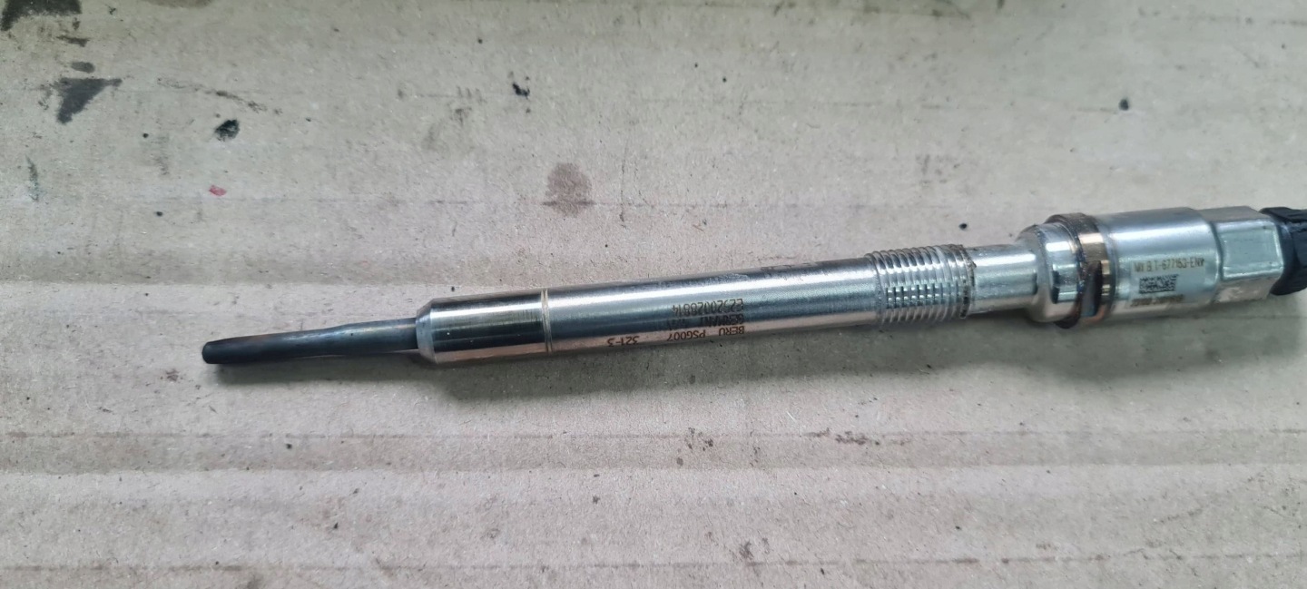 A4 B9 8W glühkerze 2.0 TDI E2520028814 A5 8W Q5 80A A6