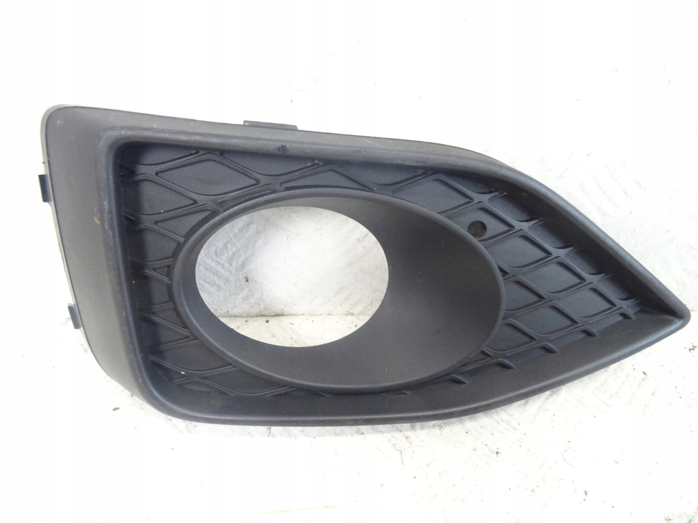 grid of a bumper front front SEAT TARRACO 5FJ853665