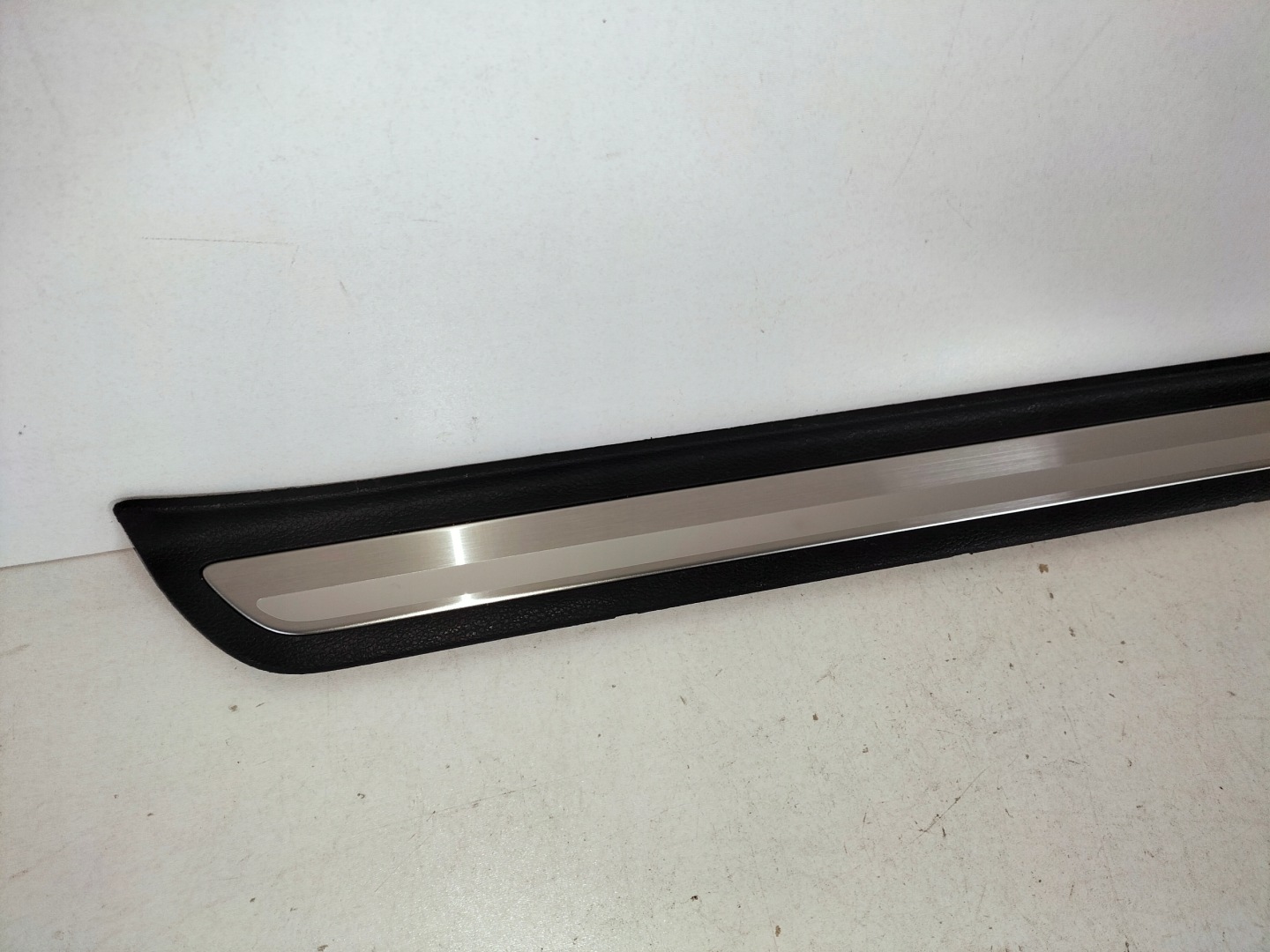 cap moulding of the threshold front right KIA CEED III 18