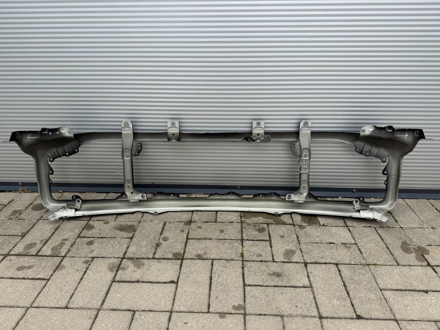 Suzuki Jimny 18- support atapa front front