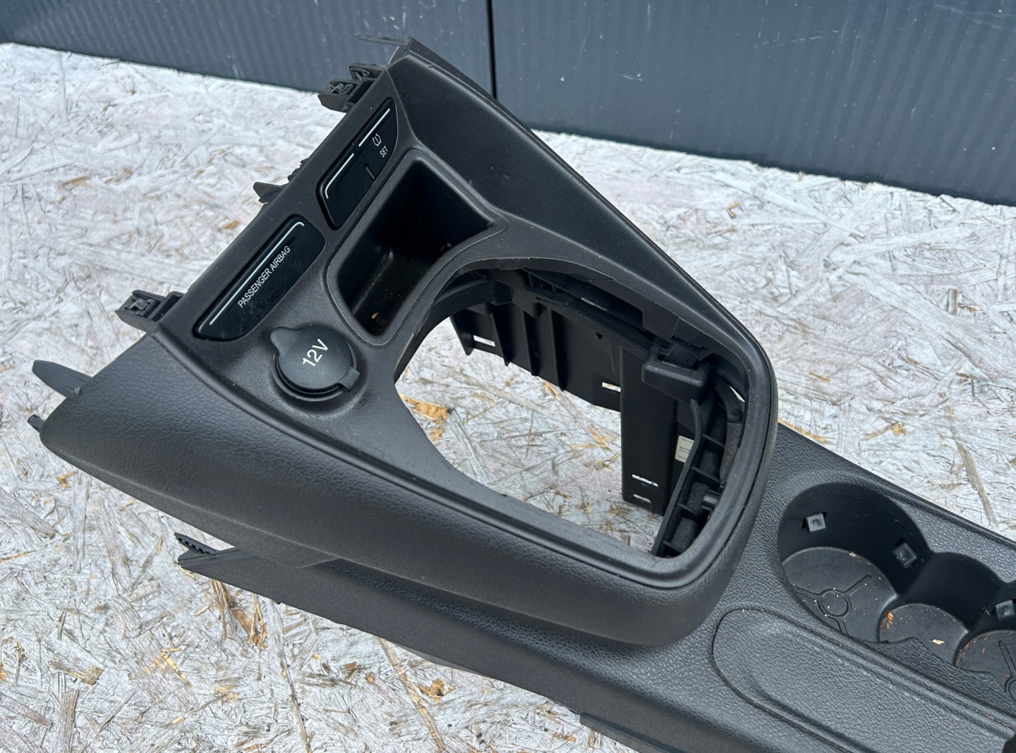 TUNEL mitte FORD TOURNEO COURIER MK1 14- ET76-R045B55-AB