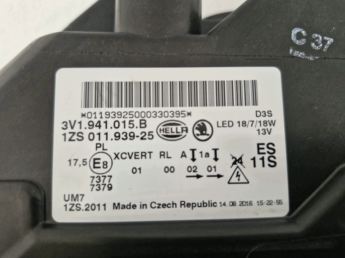 light left Skoda Superb III 2015- Bi-Xenon LED
