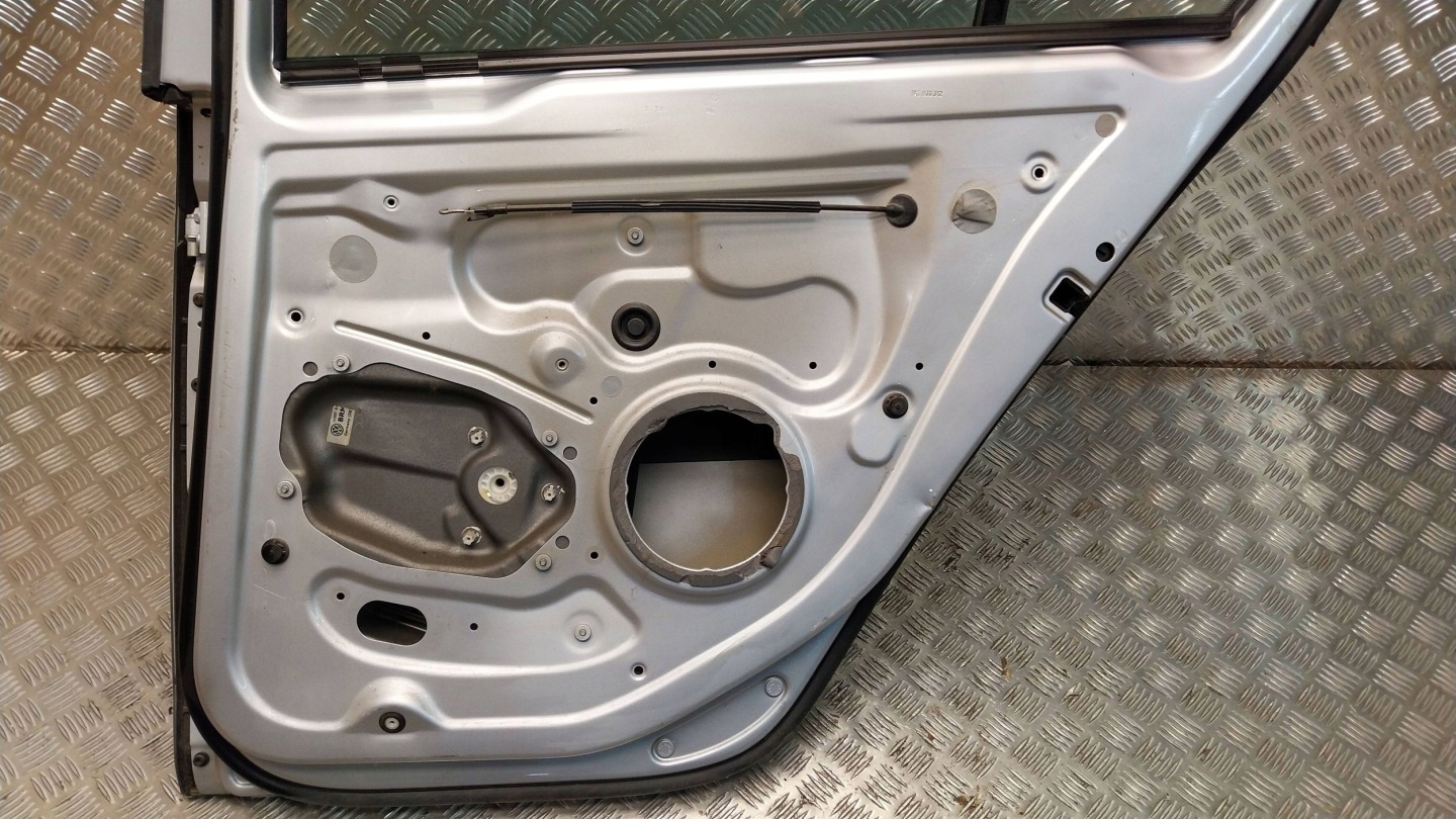 Tür heck rechts VW GOLF V 03