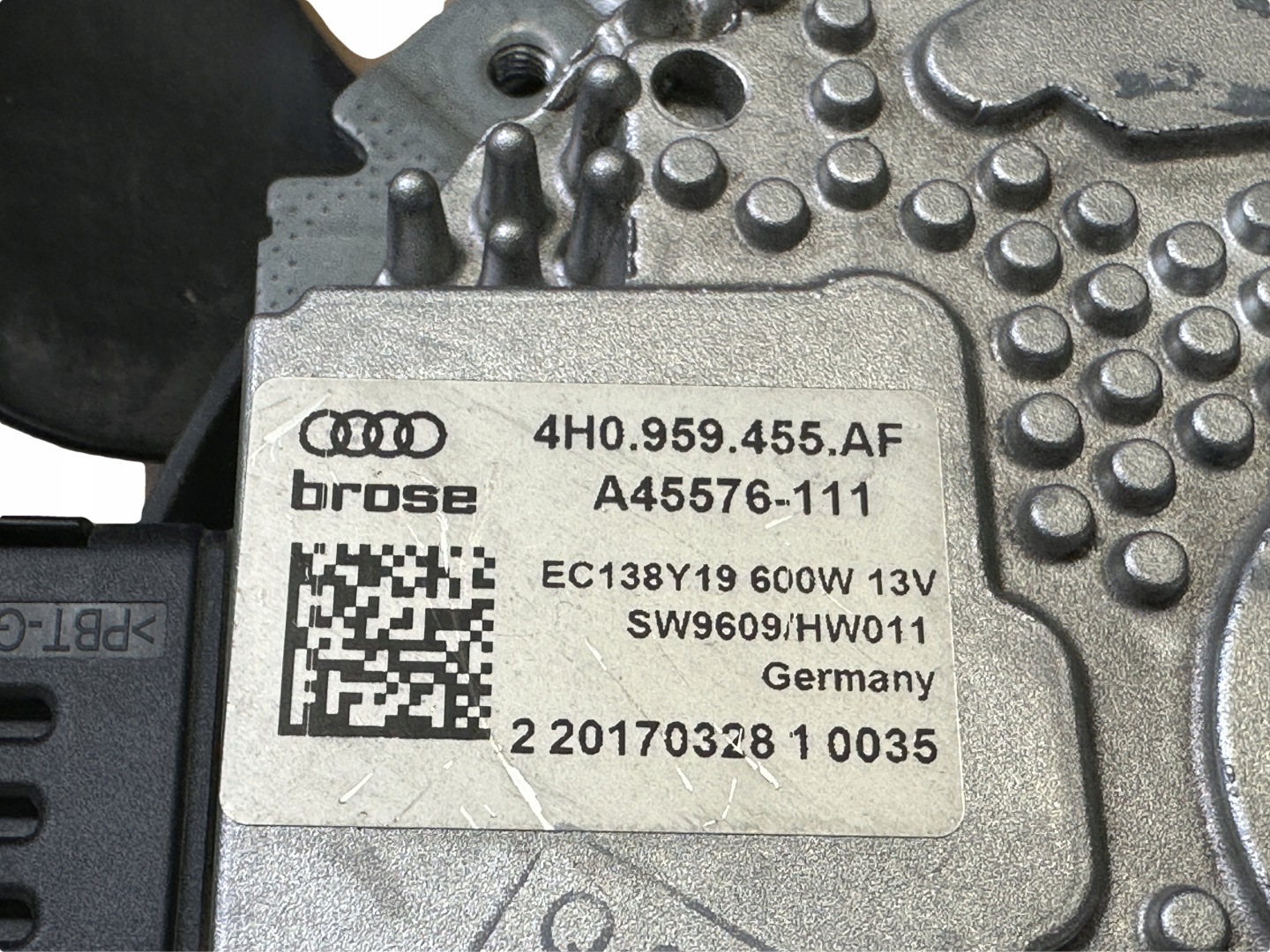 AUDI A6 S6 A7 S7 A8 RS6 RS7 radiator fan left 4H0959455AF