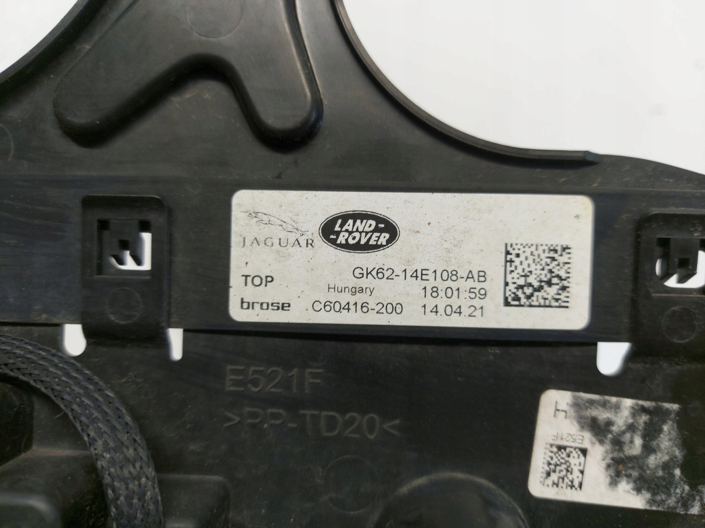 Range Rover VELAR L560 2.0d 2021r sensor bonnet feet otwarcia boot rear part