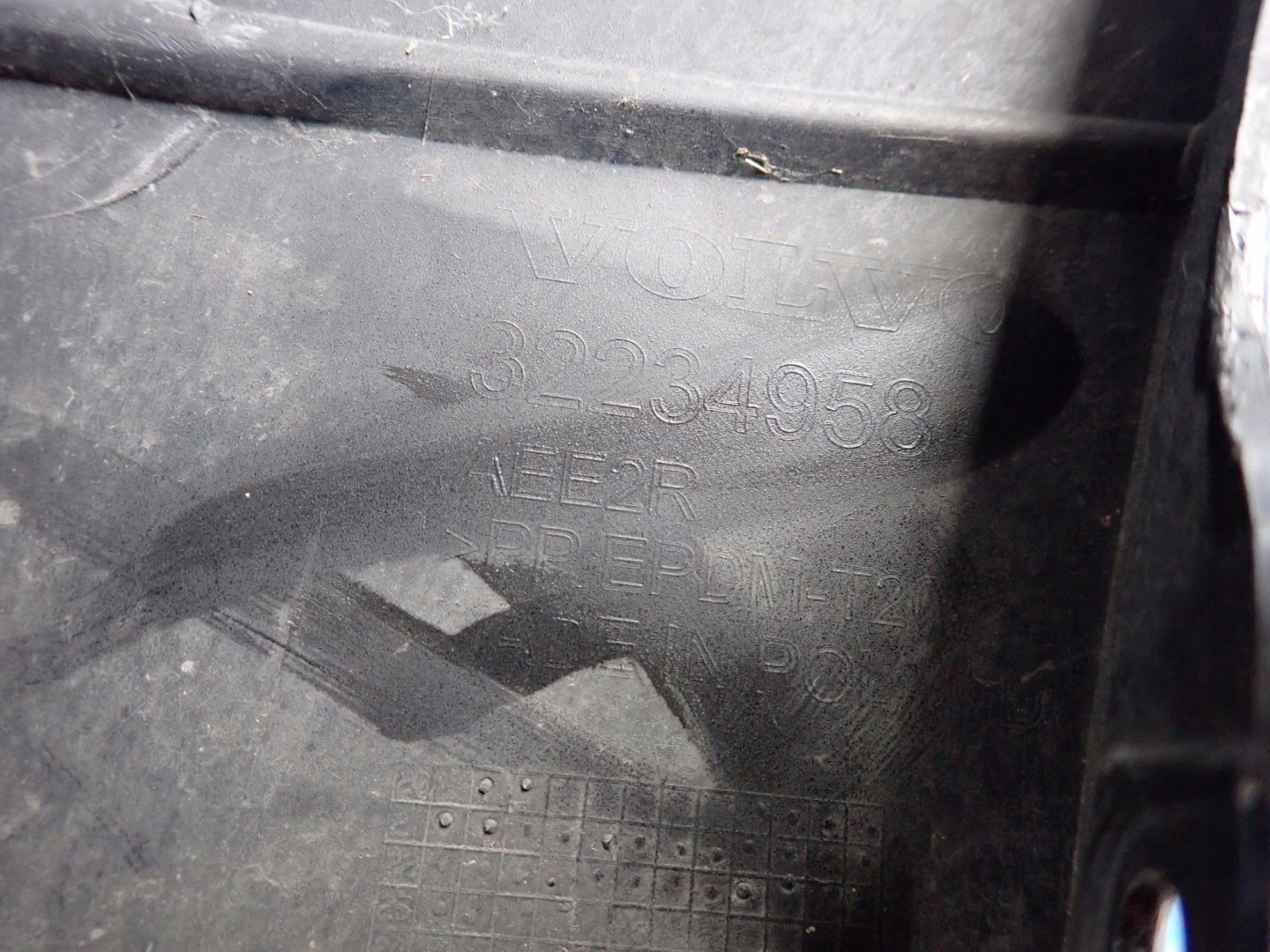 VOLVO XC60 II 2 R-design LIFT 21-> bumper front front washer PDC