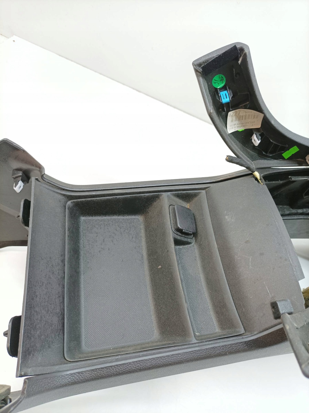 tunnel central armrest CZEROWNA NIC ST Ford Mondeo Mk5 (2014-)