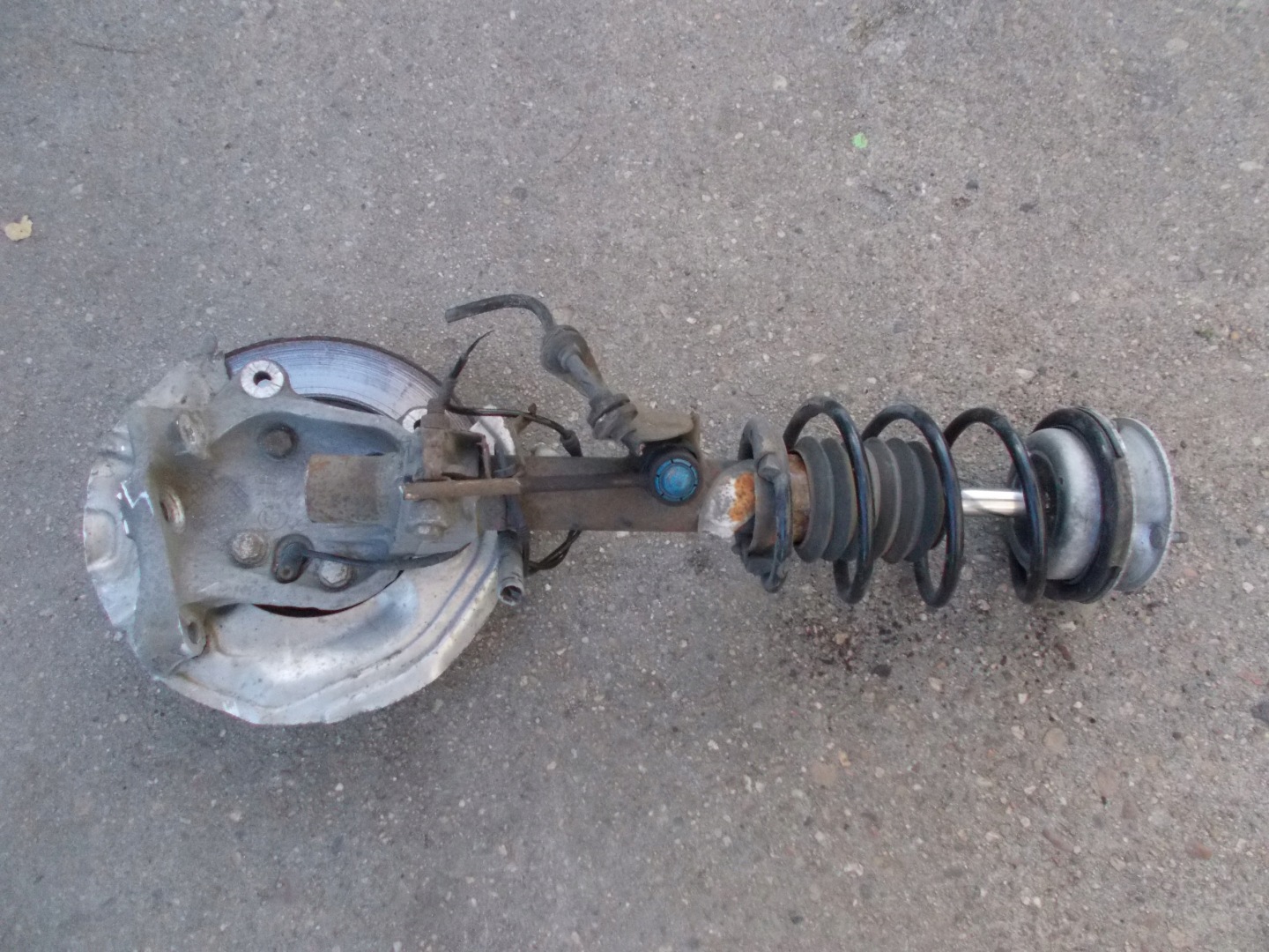 BMW E87 2.0 and 07R McPherson left front