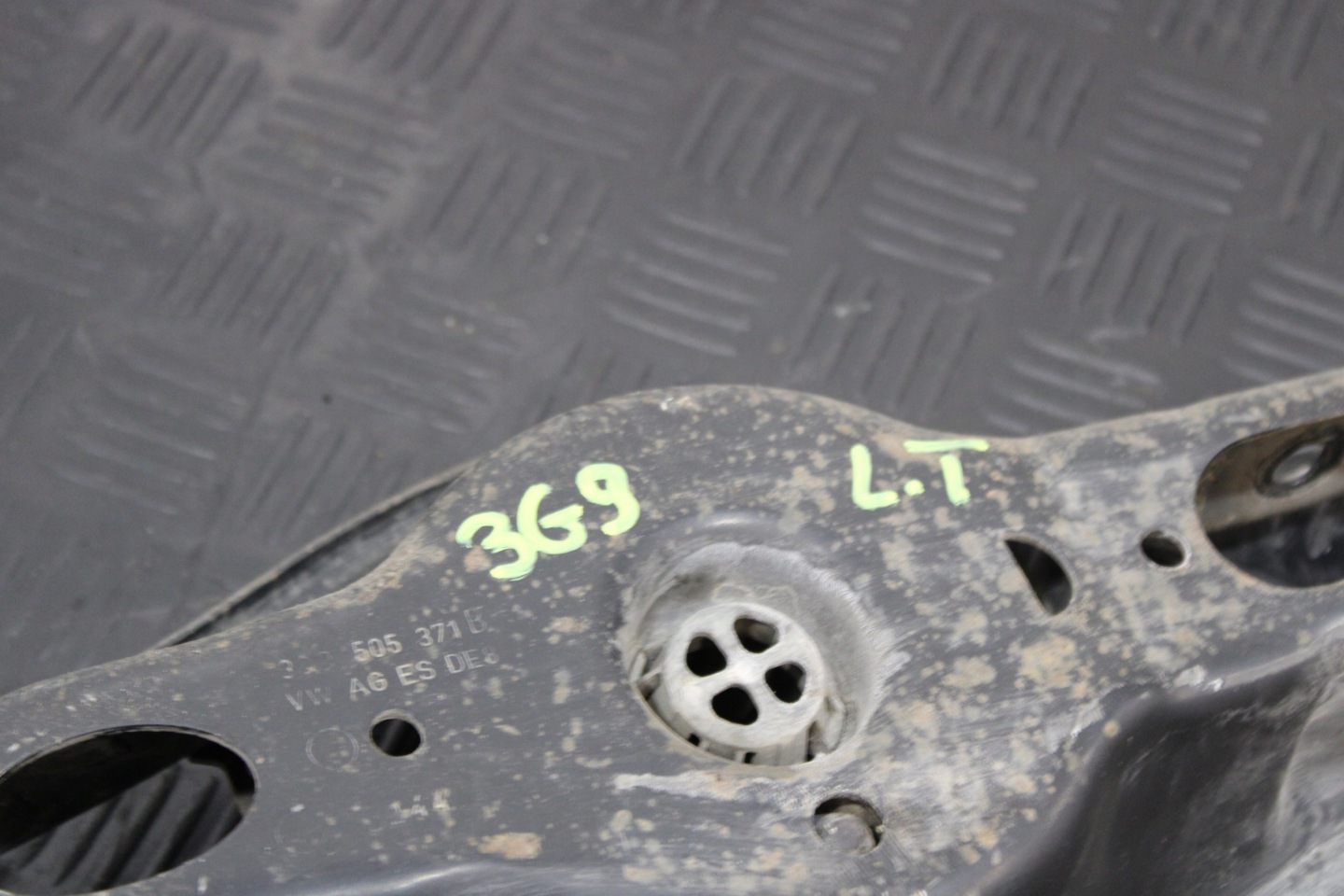 Querlenker links heck 3Q0505311C VW PASSAT B8 3G0 3G9