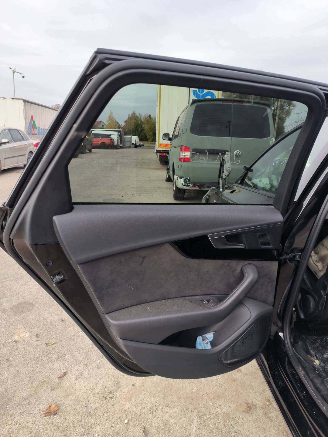 ajtó bal hátsó KOMBI LY9B AUDI A4 B9