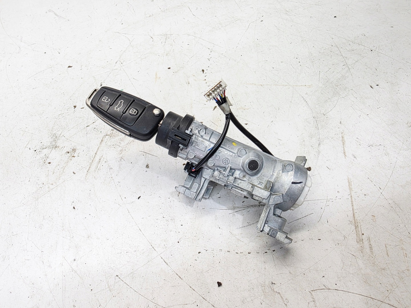 ignition + key + PILOT AUDI A1 8X 1K0905851 8X0837220D 5K0905865