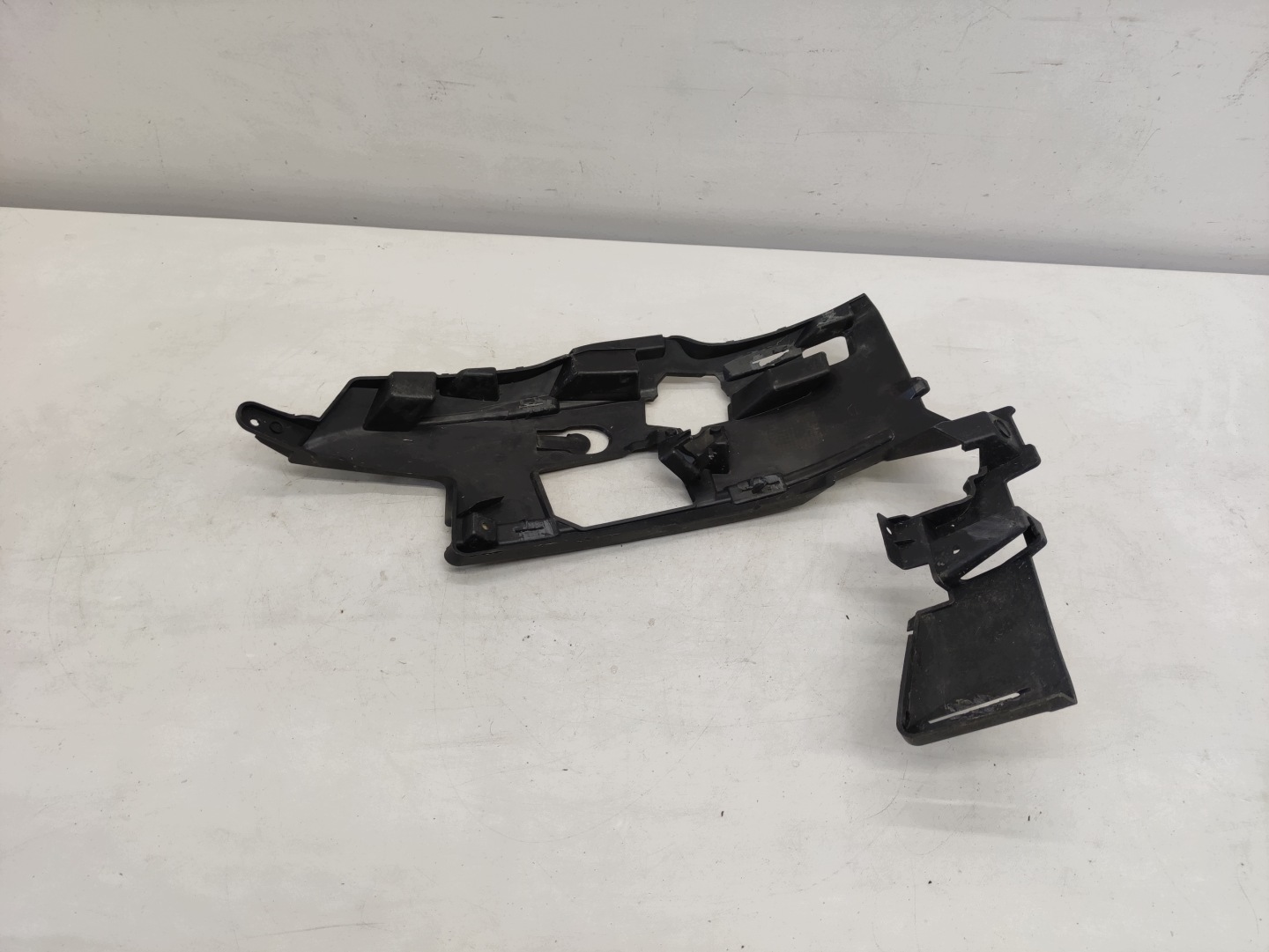 PEUGEOT 508 LIFT 14- bumper bracket right front original